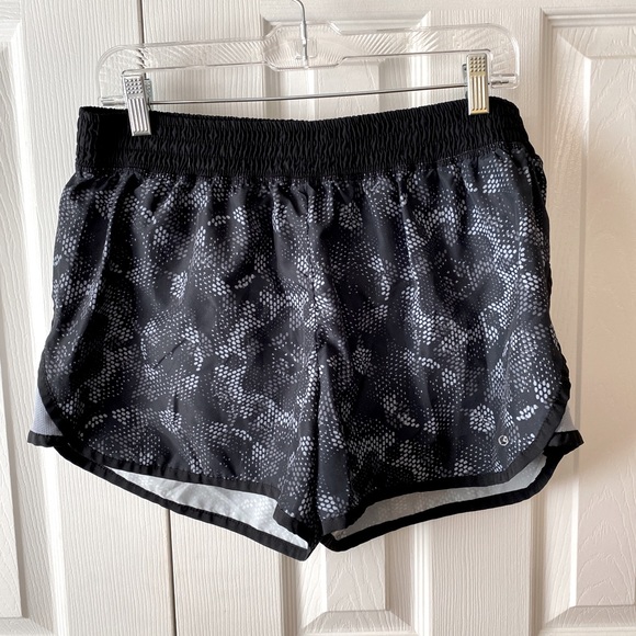 Champion Pants - Champion Duo Dry+ Black and Gray Flower Dot Running Shorts SZ XL